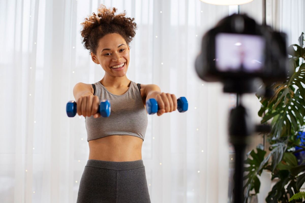 Top 9 Online Fitness Influencers - Debu Magazine